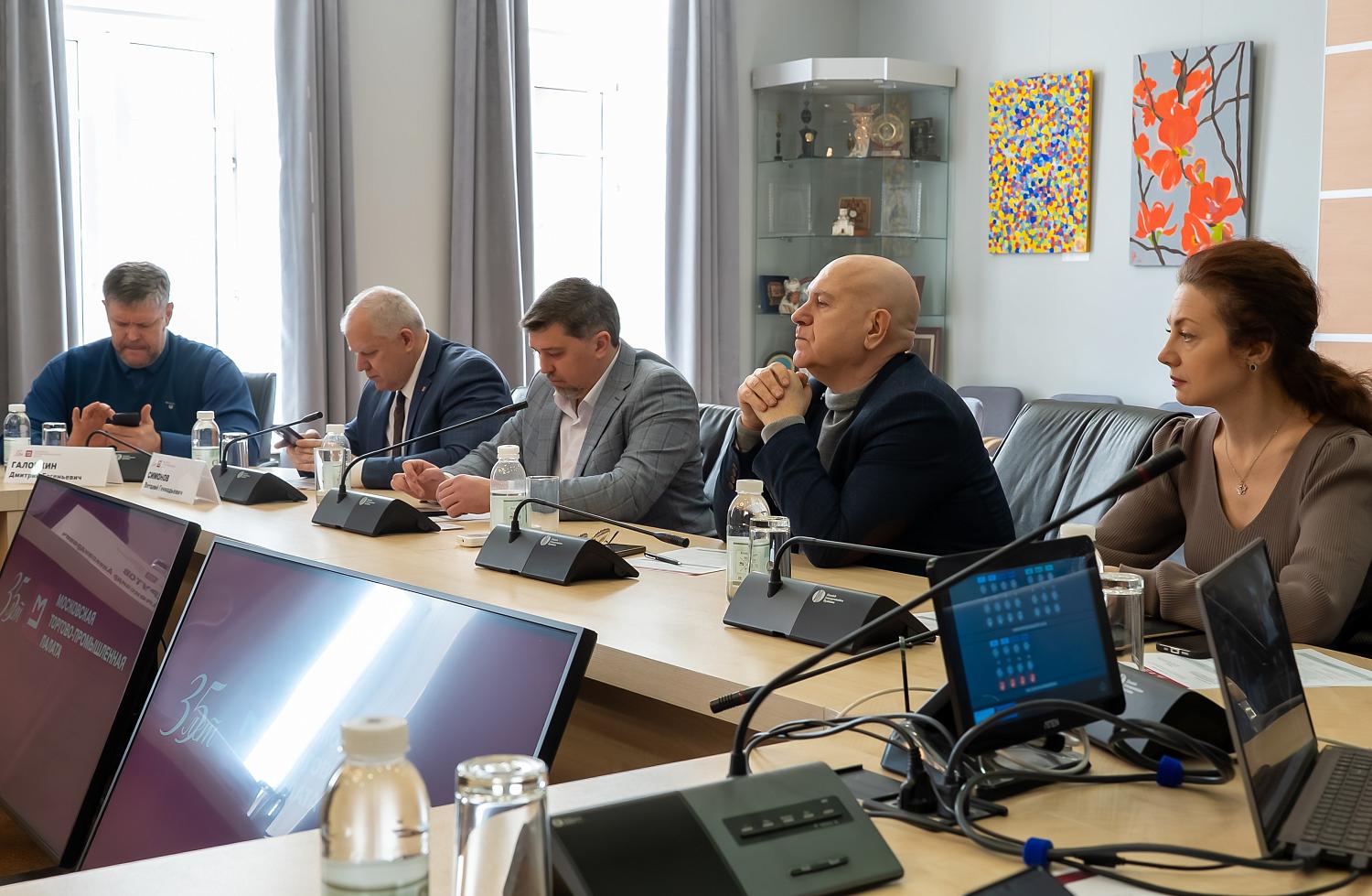 Эксперты обсудили, что мешает развитию пожарно-спасательной отрасли