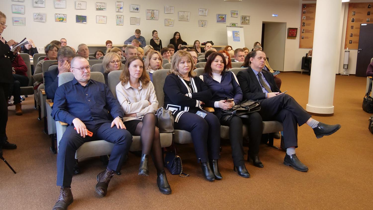 Ведущие фонды познакомили предпринимателей с мерами поддержки