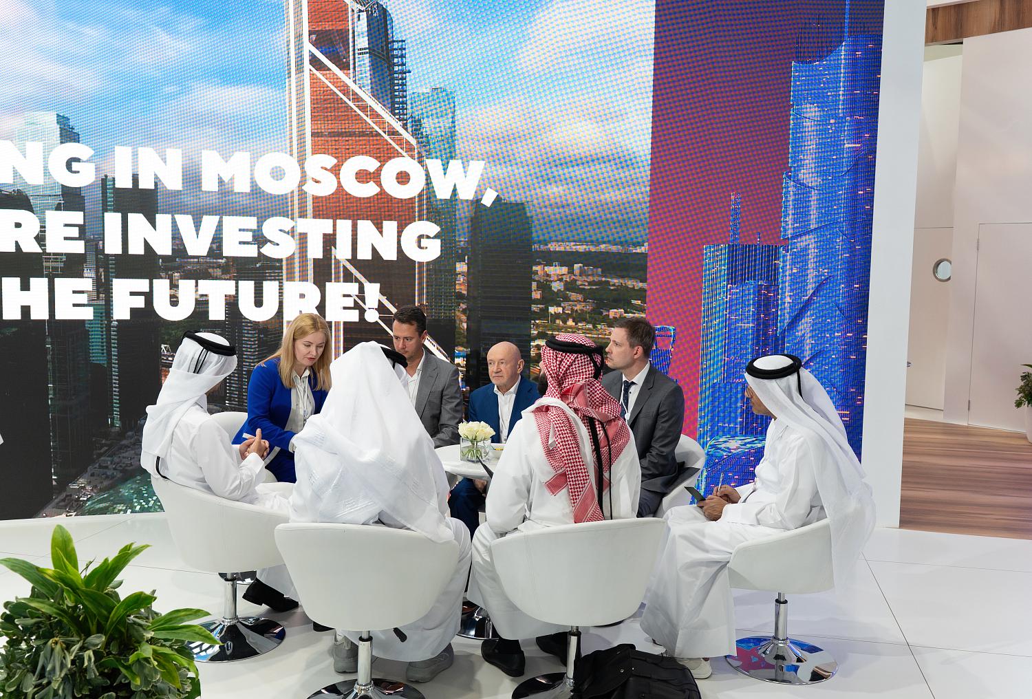 Владимир Платонов в составе делегации ТПП РФ принял участие в работе Инвестиционного форума в Абу-Даби 