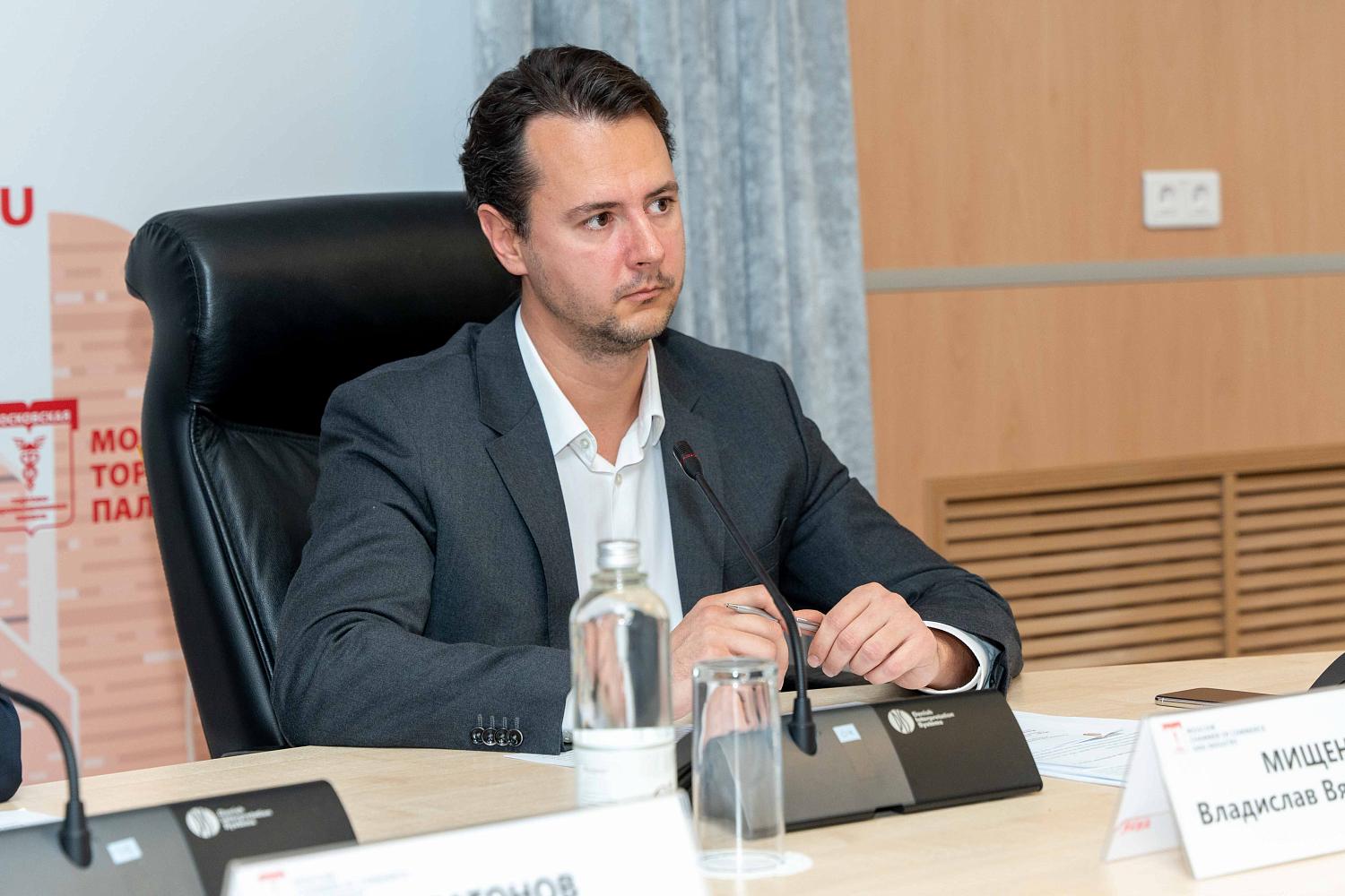 Предприниматели медицинской отрасли получили информацию об особенностях ведения ВЭД в современных условиях