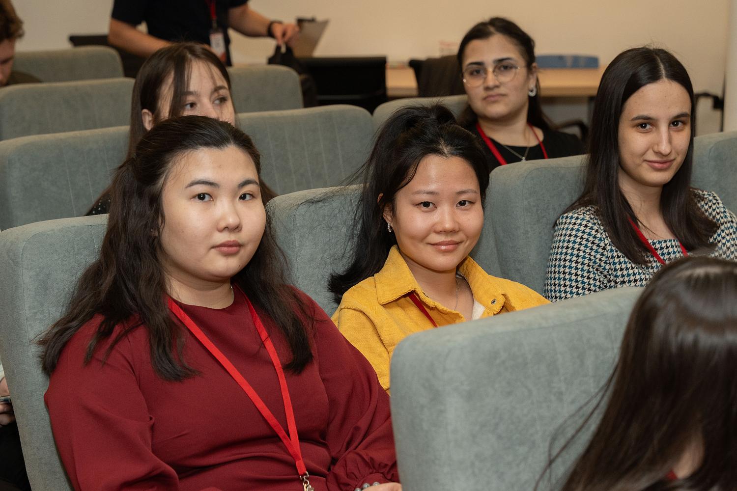 Иностранным студентам рассказали об особенностях трудового законодательства РФ