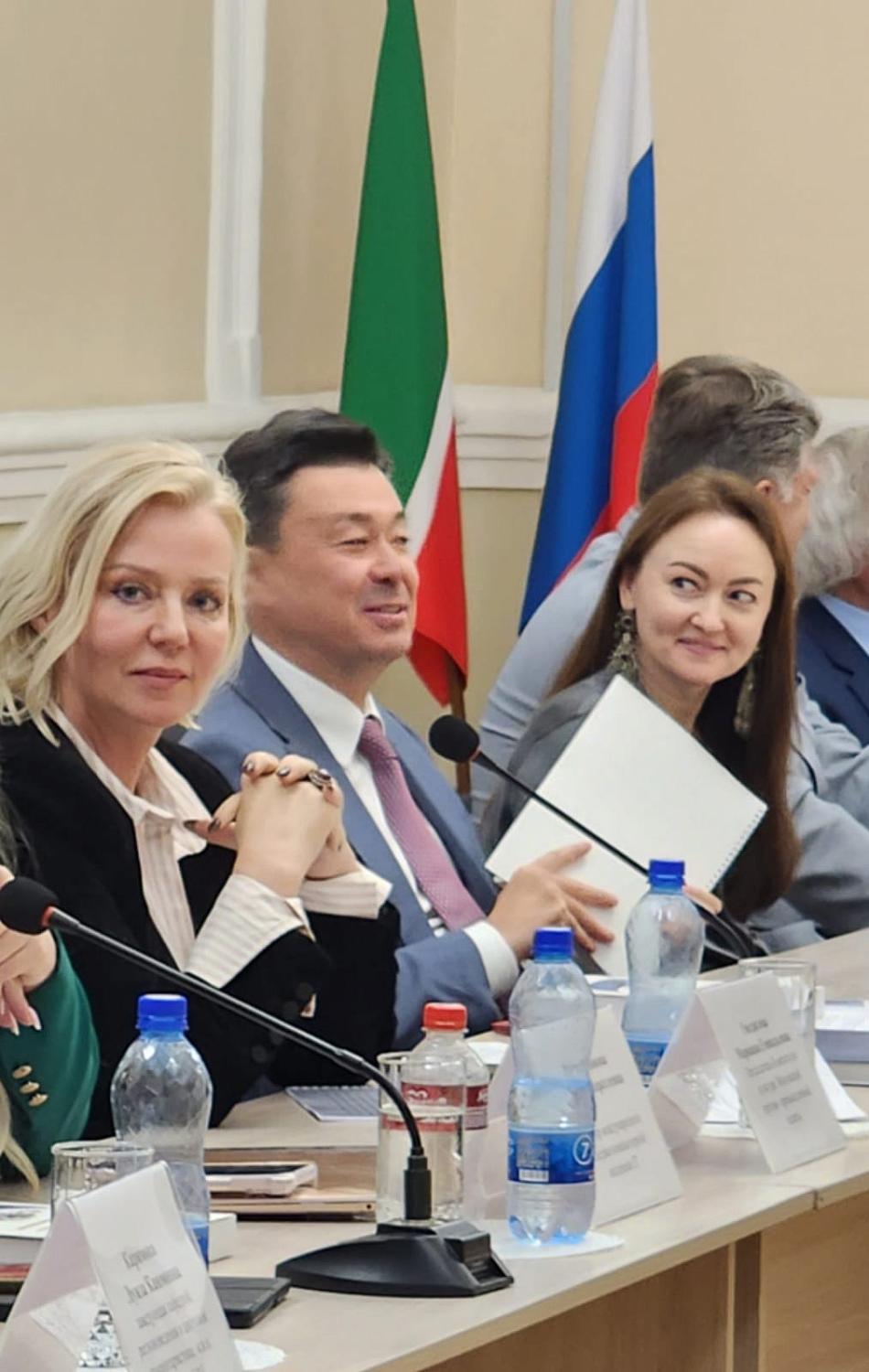 Председатель Комитета Марианна Гнездилова выступила модератором на круглом столе в Казани