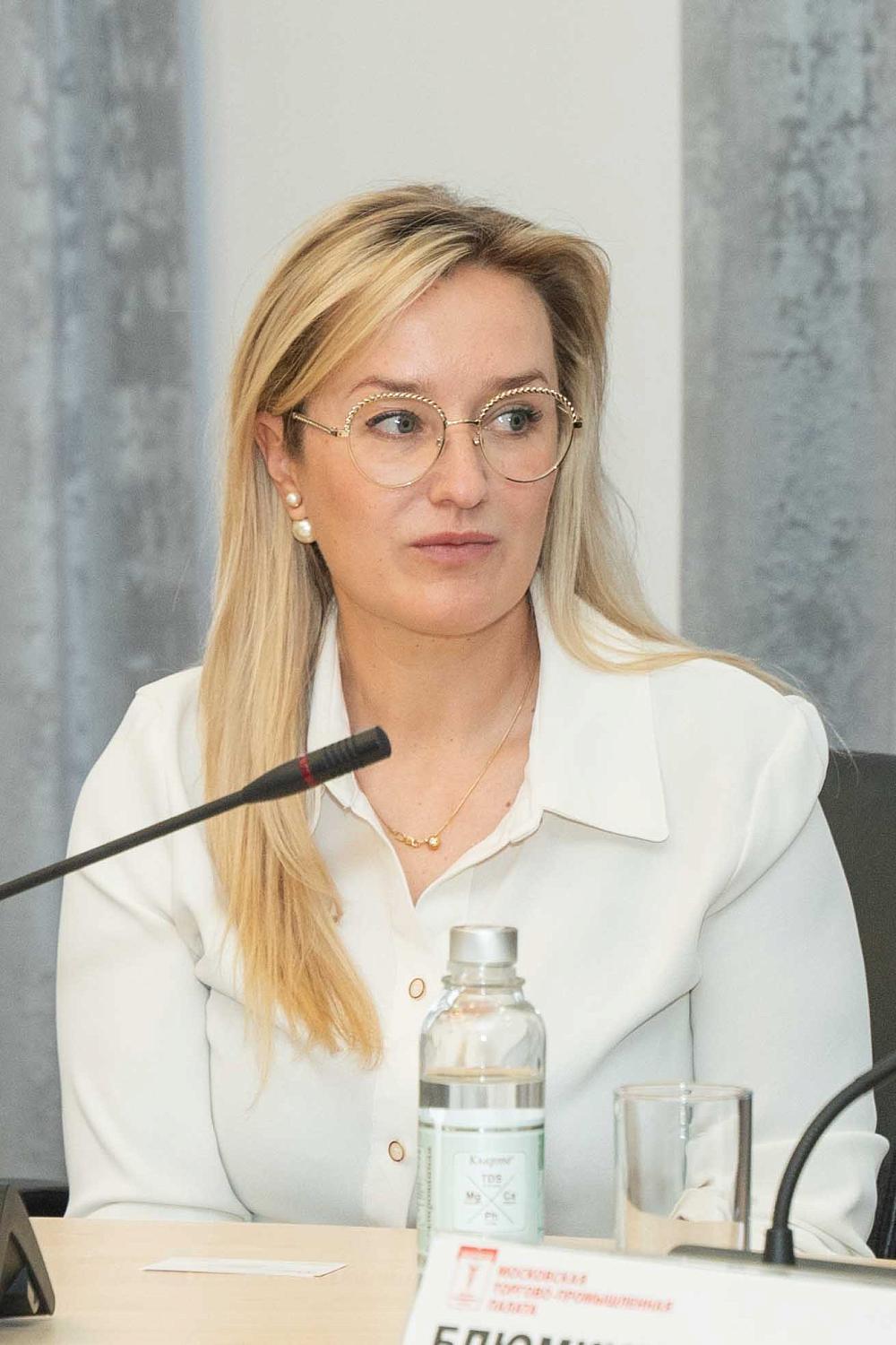 Креативные производители и торговые центры стремятся работать без посредников
