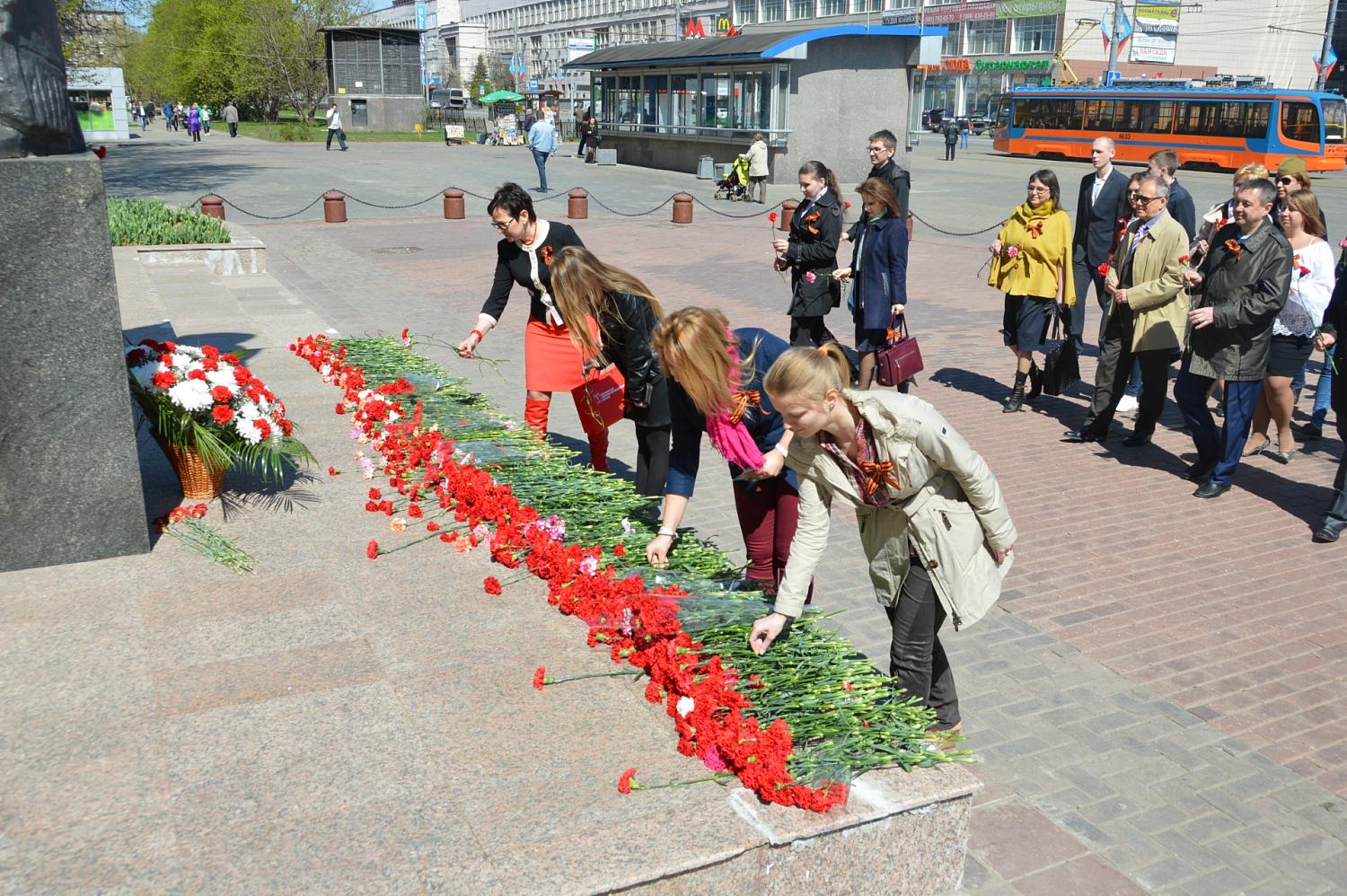 Гражданско–патриотическая акция в честь 70-летия Великой Победы «Подвигу Героев – Слава!» состоялась у здания МТПП