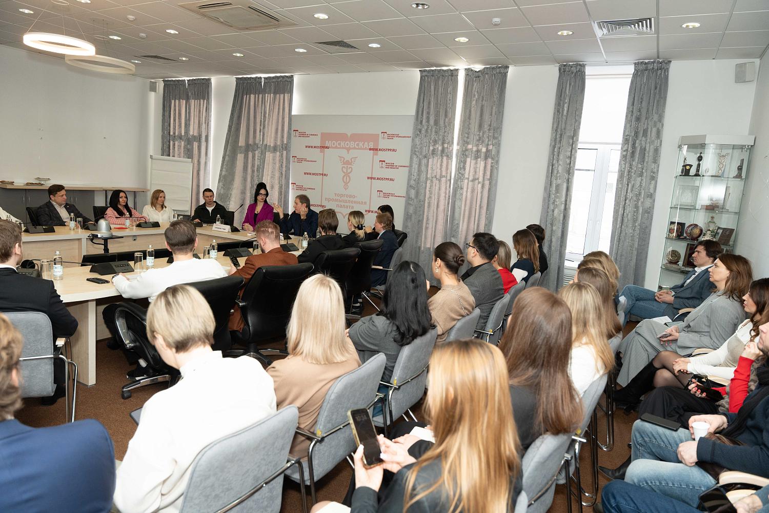 Эксперты анализируют возможности масштабирования бизнеса через комьюнити