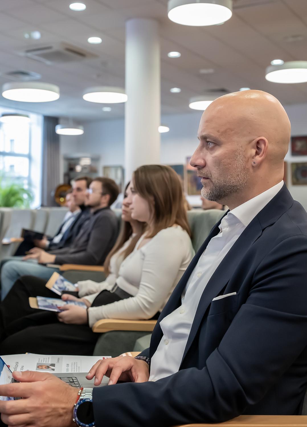 Офис в Эмиратах открывает большие возможности