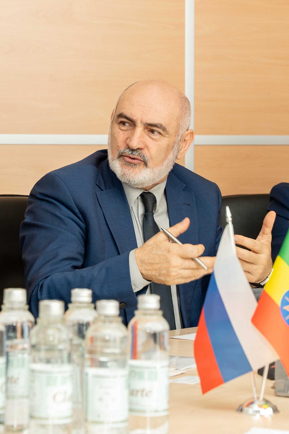 Дружественные страны не должны торговать через посредников