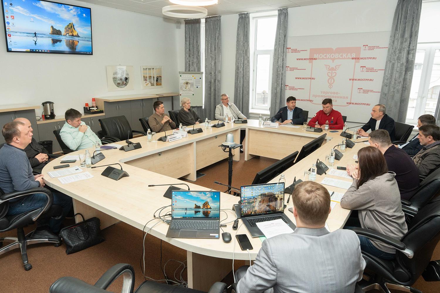 Обсуждены проблемы таксомоторной отрасли в регионе