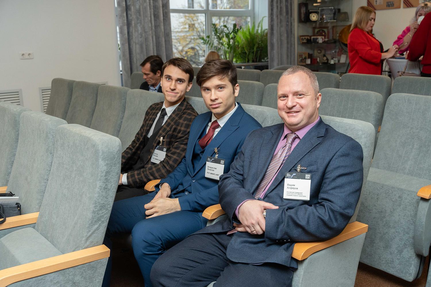 В центре внимания бизнесменов, чиновников и ученых – речные круизы