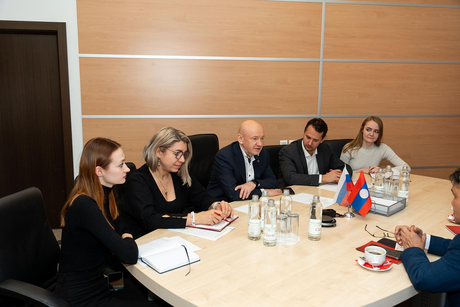 У предпринимателей Москвы и Лаоса есть взаимный деловой интерес