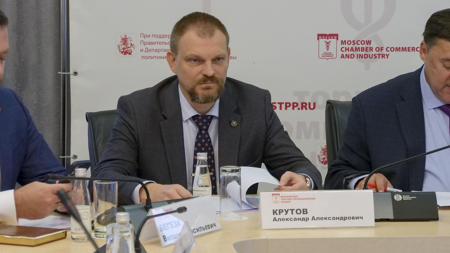 Обсуждена ситуация с неисполнением условий строительного госконтракта заказчиком в регионе 