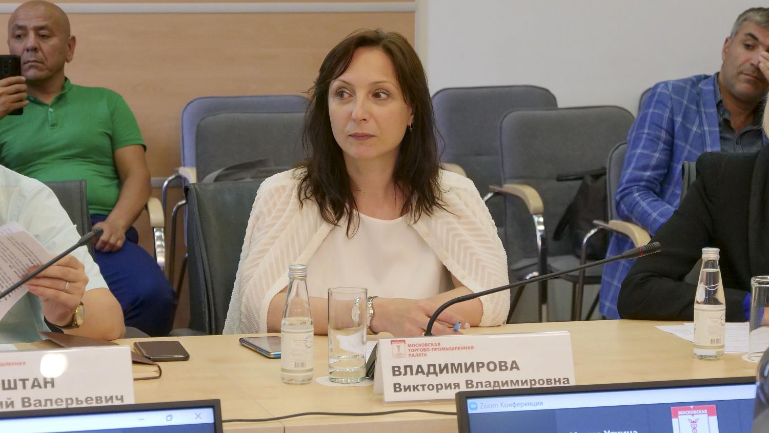 Обсуждена ситуация с неисполнением условий строительного госконтракта заказчиком в регионе 