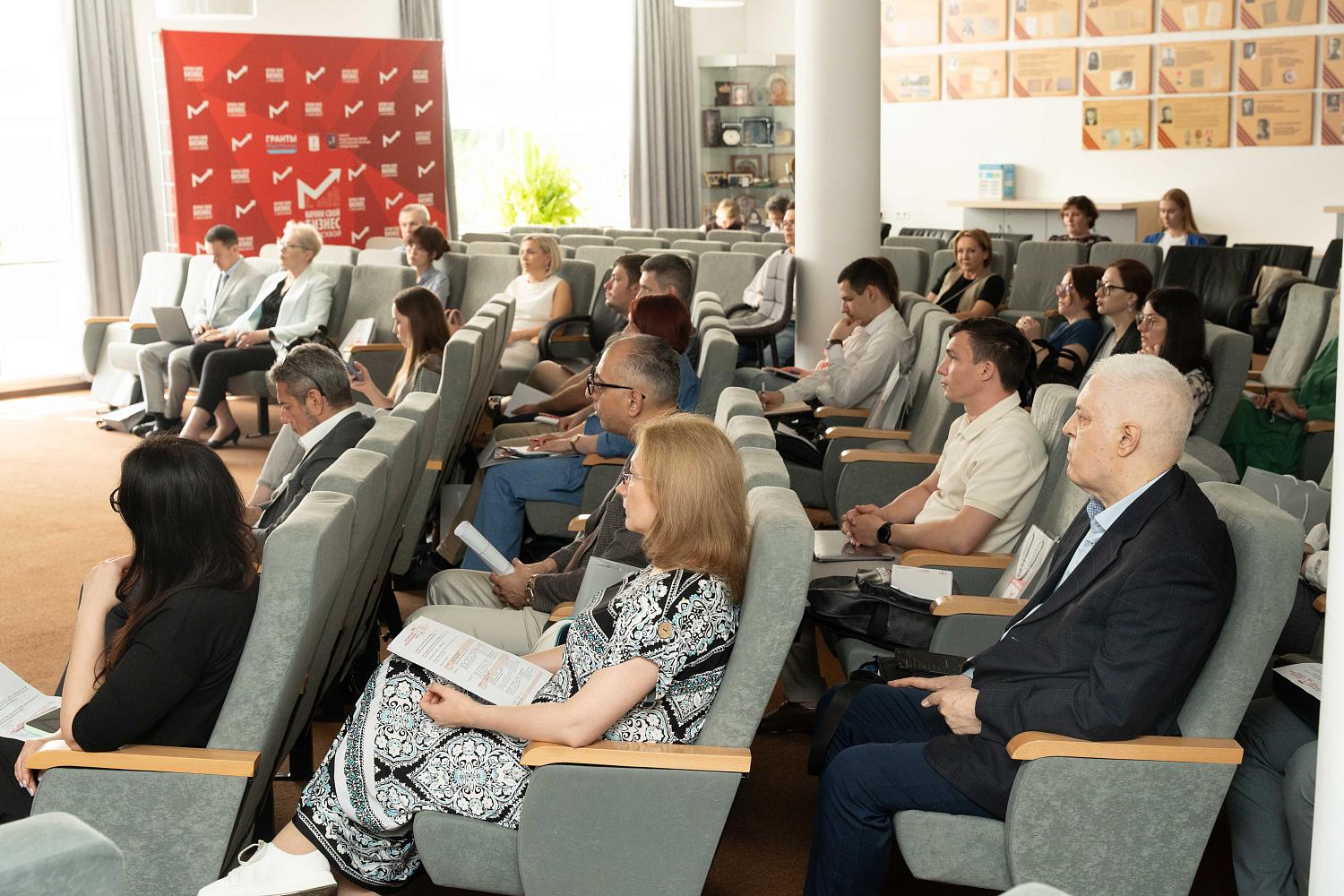 Экспертный семинар по таможенному регулированию: ключевые изменения ВЭД в 2025 году