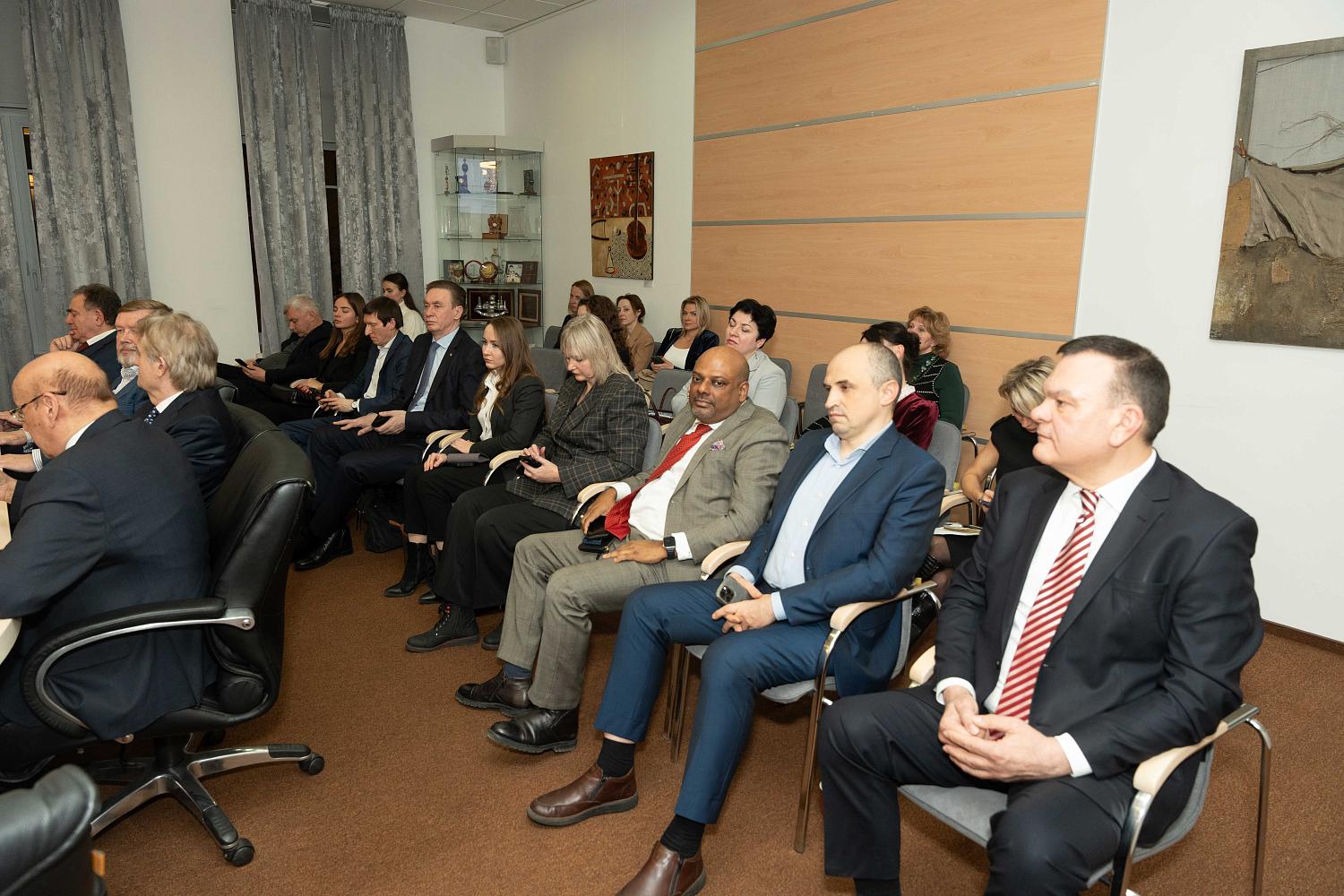 Эксперты по внешнеэкономической деятельности обменялись опытом и поделились проблемами