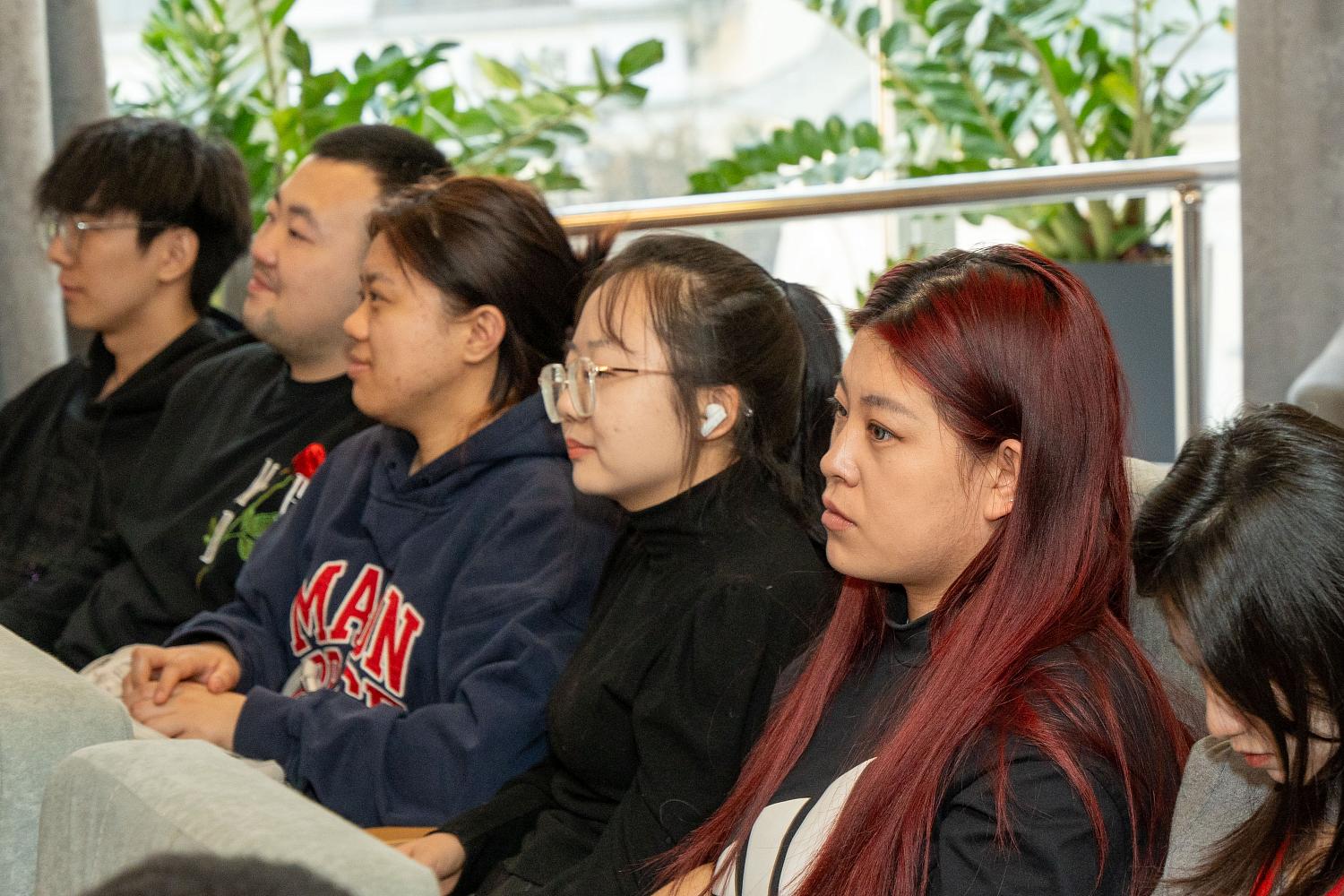 Иностранным студентам рассказали об особенностях трудового законодательства РФ