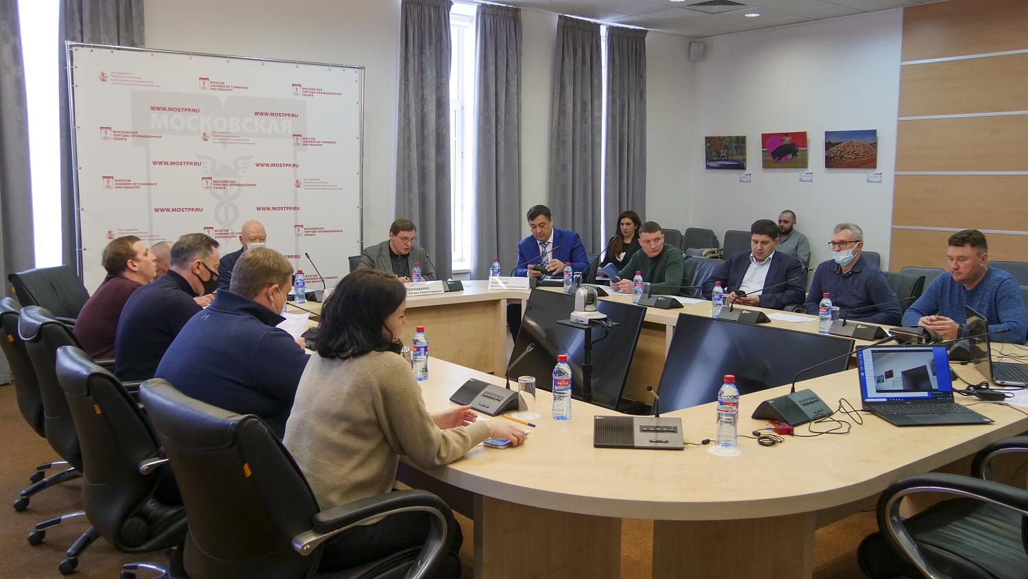 Предприниматели столицы ждут новый закон о такси 