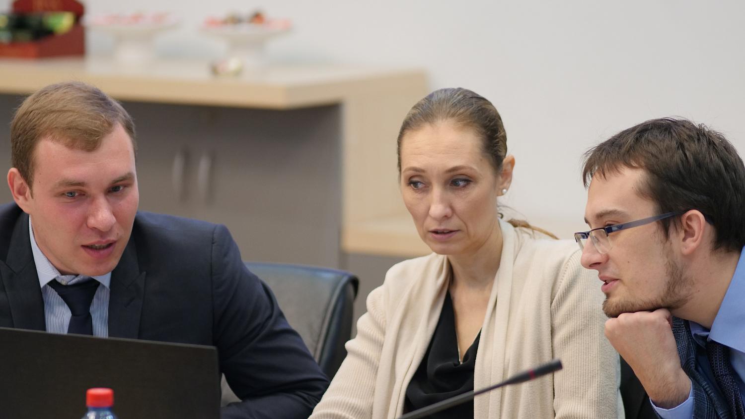 Участники круглого стола узнали об особенностях смарт-контрактов