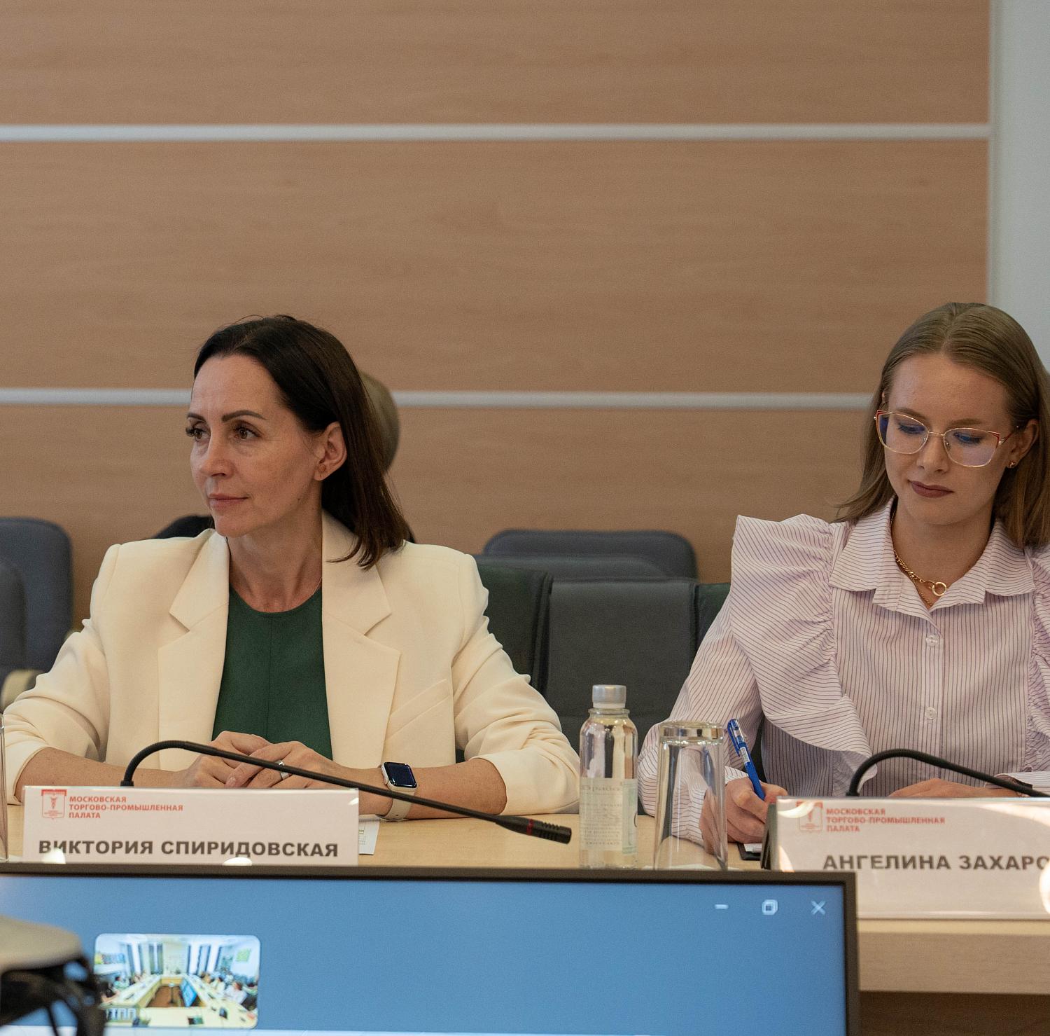 Представители помогающих профессий обсудили особенности своих коммуникаций