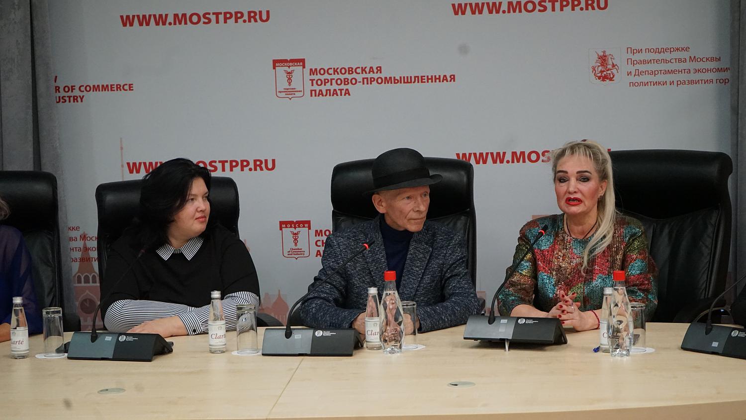 «Мы все – сердцем в России»