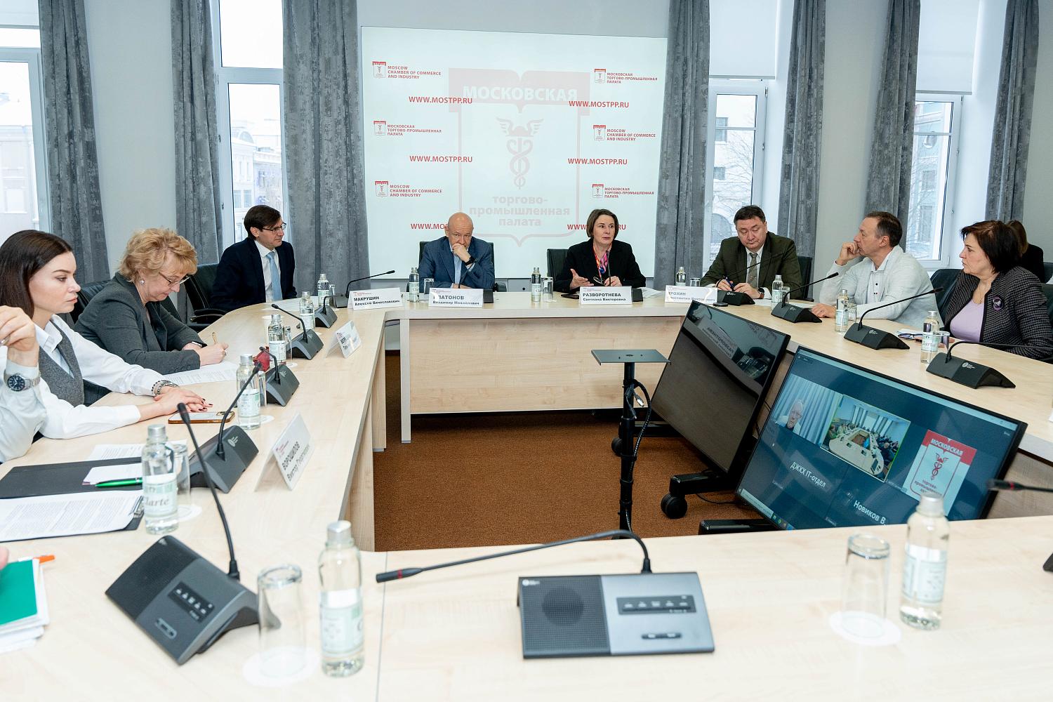 Профессиональное сообщество обсуждает возможности совершенствования системы вывоза ТКО