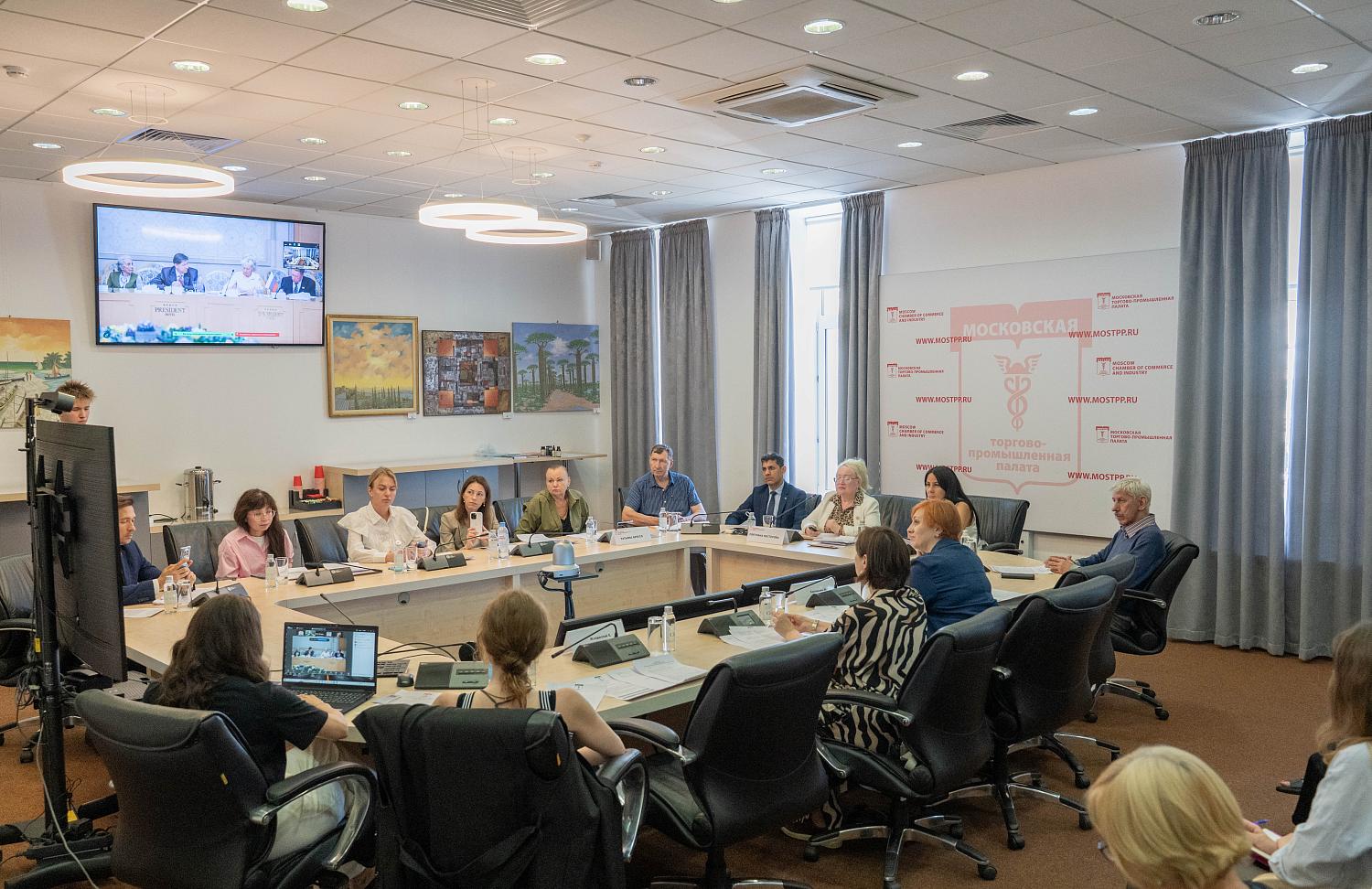 В рамках круглого стола «Здоровые дети – здоровое будущее» состоялась презентация проекта «ГИД по ОВЗ»