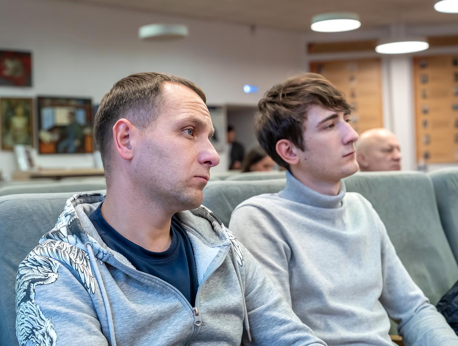 Люди и алгоритмы: как ИИ усиливает команду, а не заменяет её