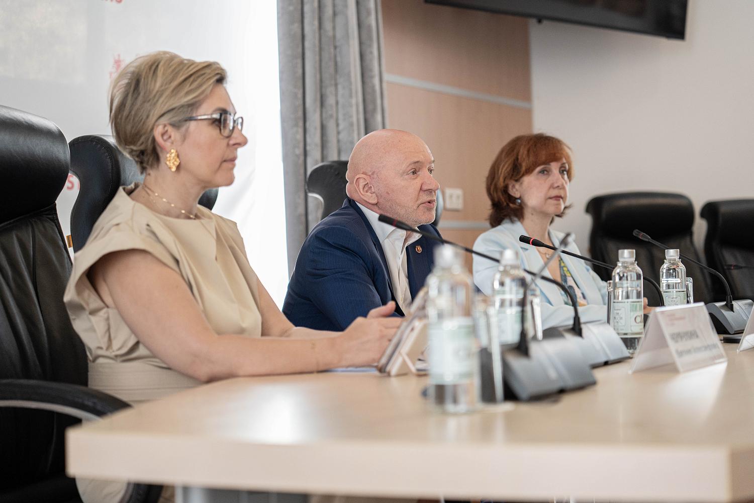 «Давай, поговорим!»: как медиация помогает сохранять диалог в семейных конфликтах