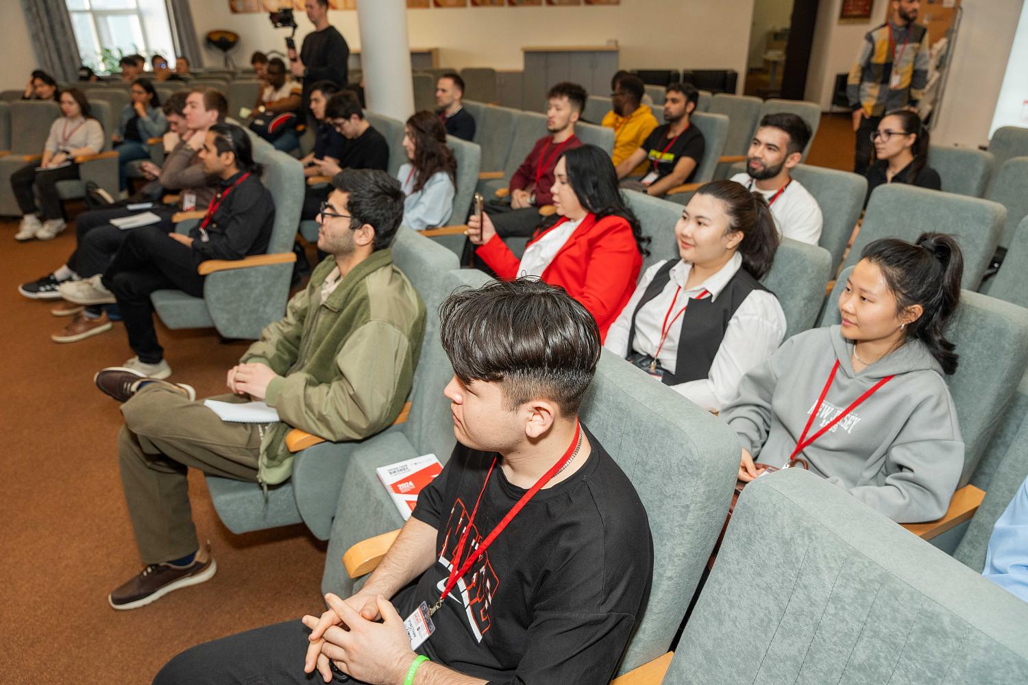 Эксперт в сфере маркетинга поделилась секретами успеха с иностранными студентами