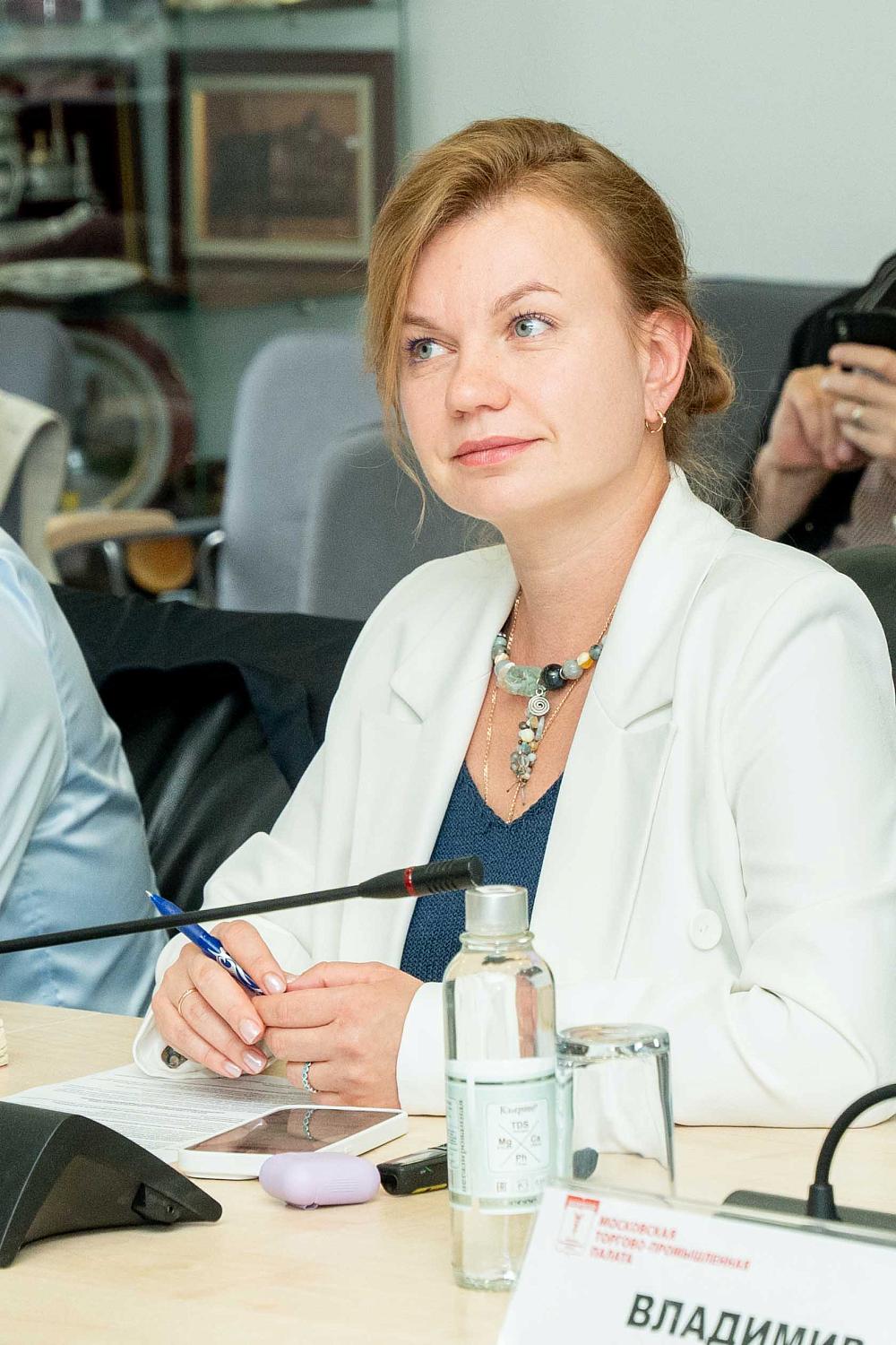 Специалисты обсуждают направления развития дополнительного образования в социальной сфере