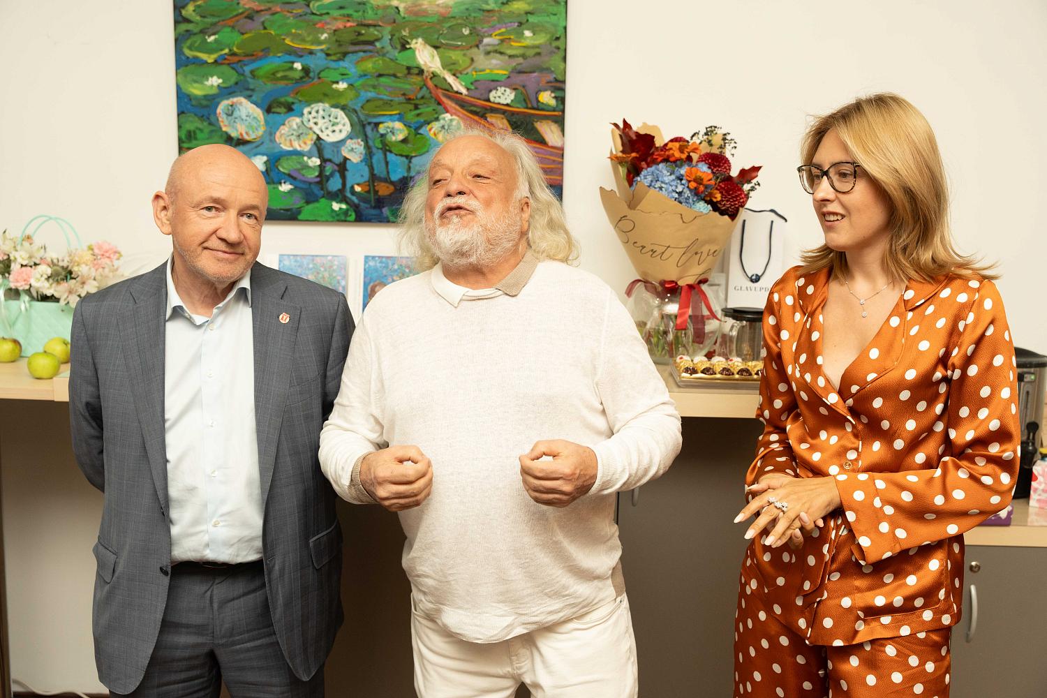 Выставочное пространство МТПП наполнилось светом и теплом картин Любови Потоцкой 