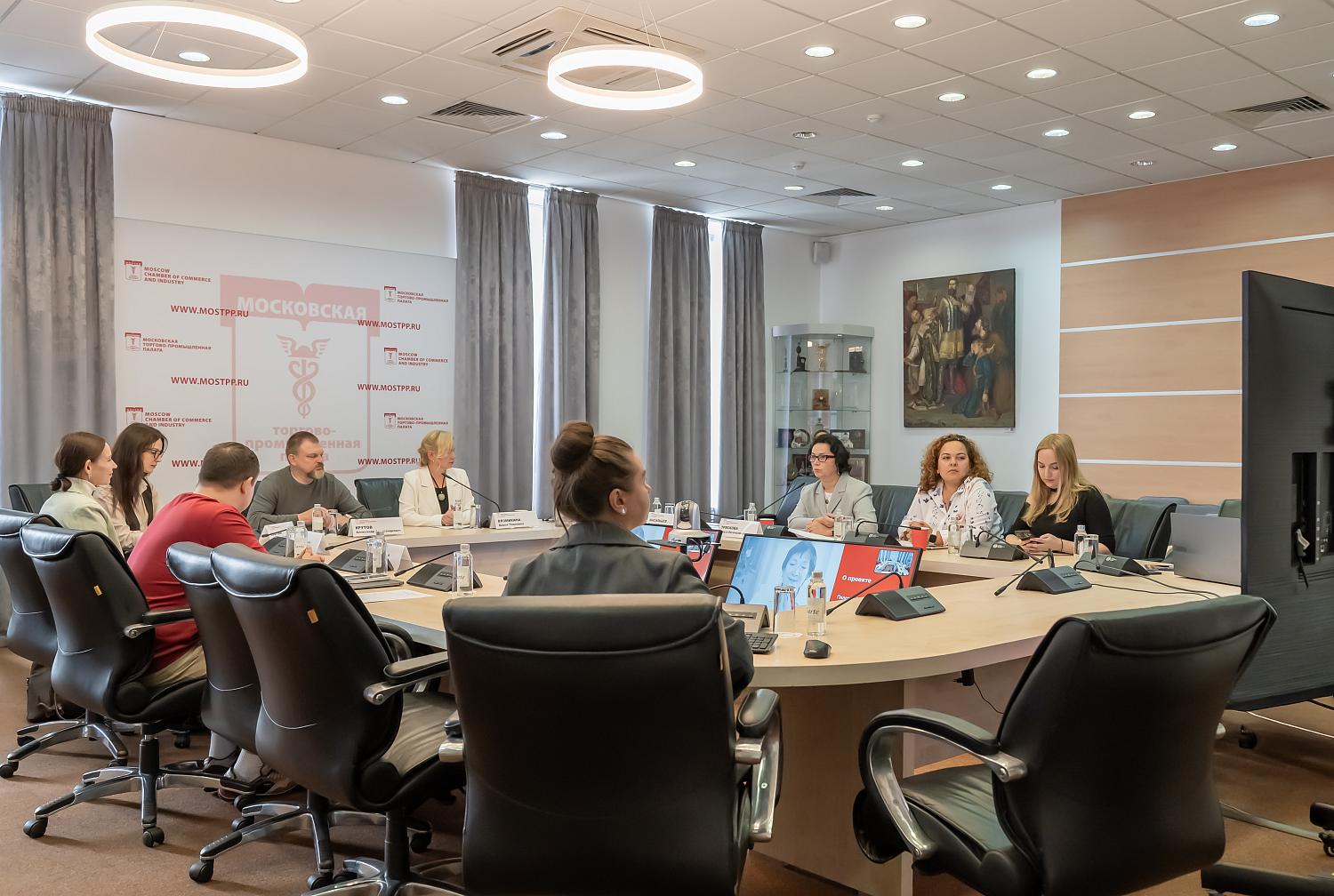 Финансы без стресса: как пожилым управлять деньгами уверенно и спокойно