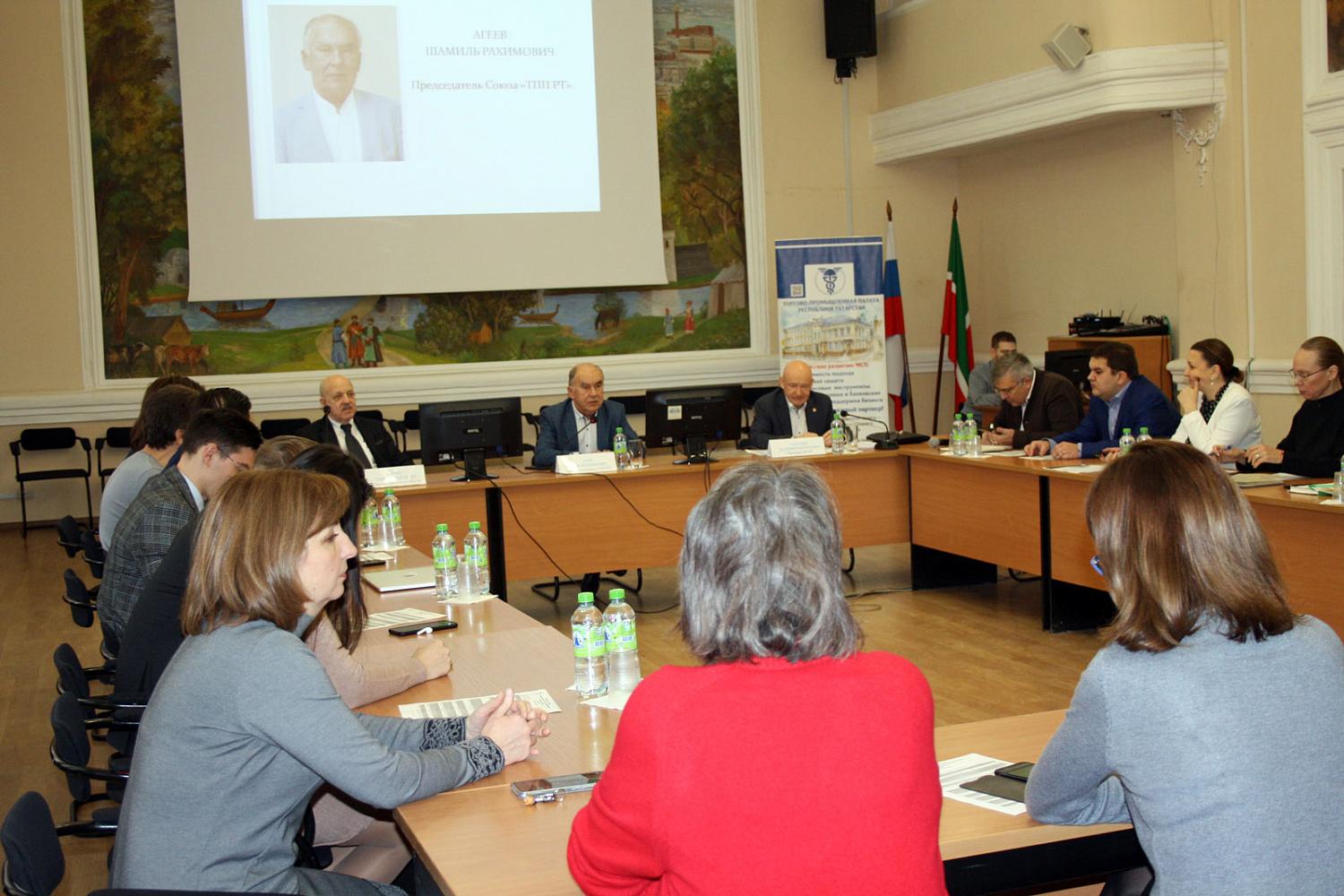 В ходе визита в Татарстан Владимир Платонов принял участие в стратегической сессии и провел ряд важных встреч 
