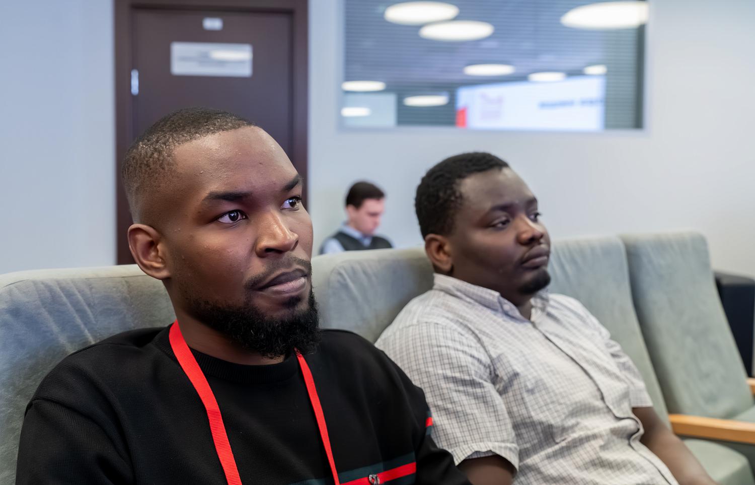 Как выделиться среди конкурентов: будущие предприниматели учились продавать свои идеи