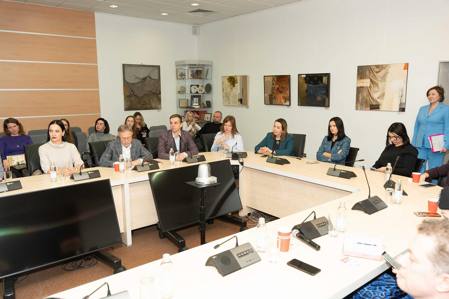 Обсуждены вопросы развития и объединения деловых сообществ 