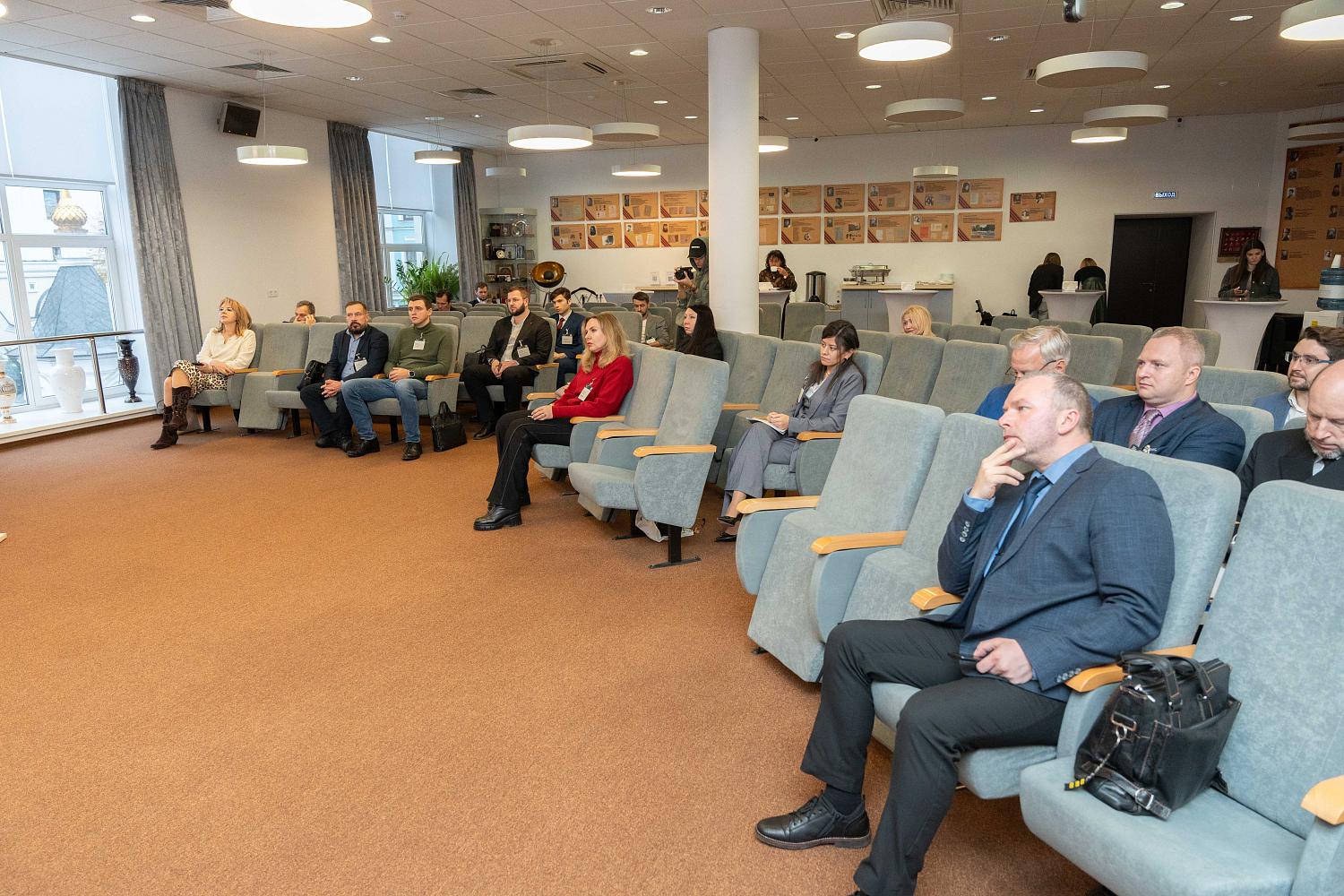 В центре внимания бизнесменов, чиновников и ученых – речные круизы