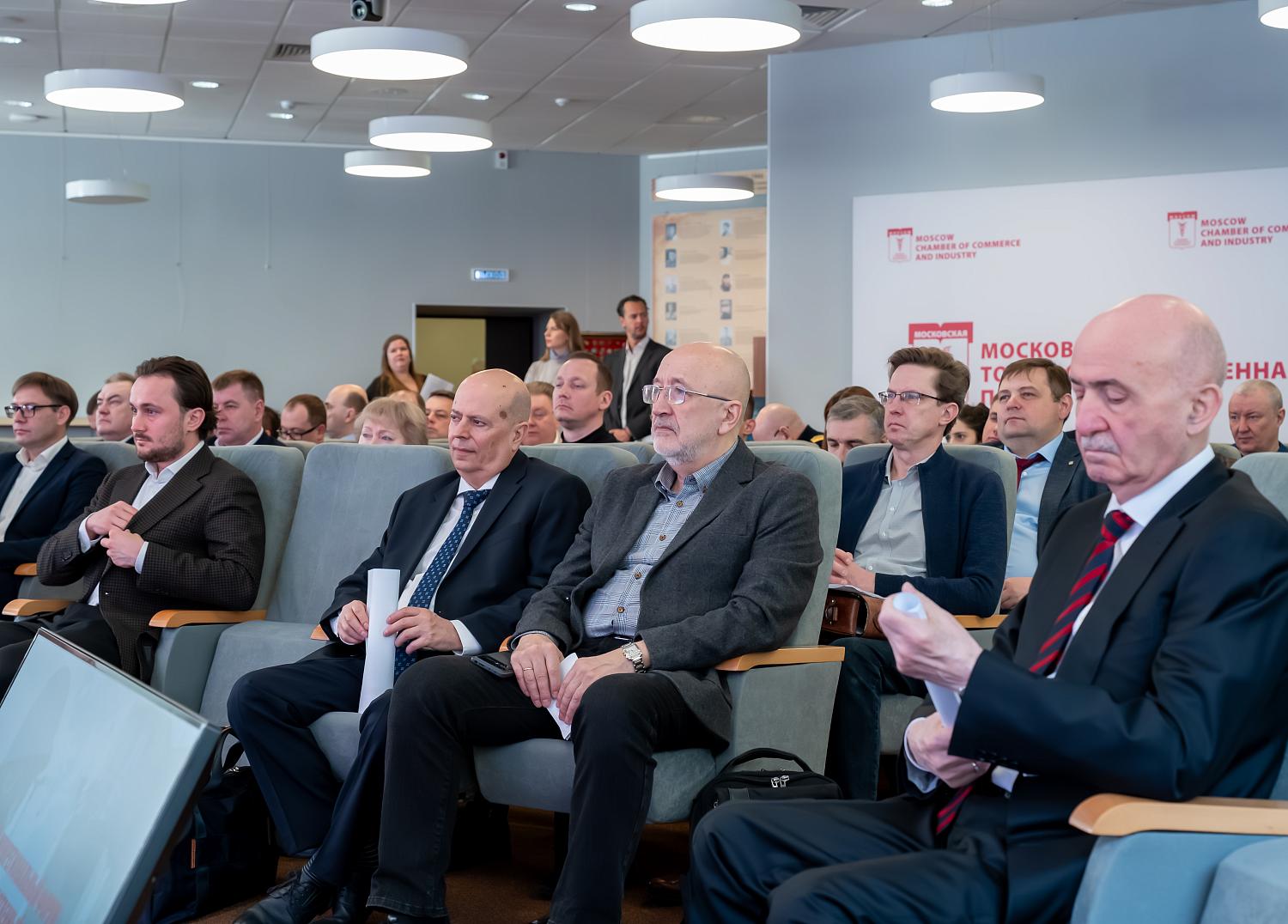 В центре внимания – развитие судостроения