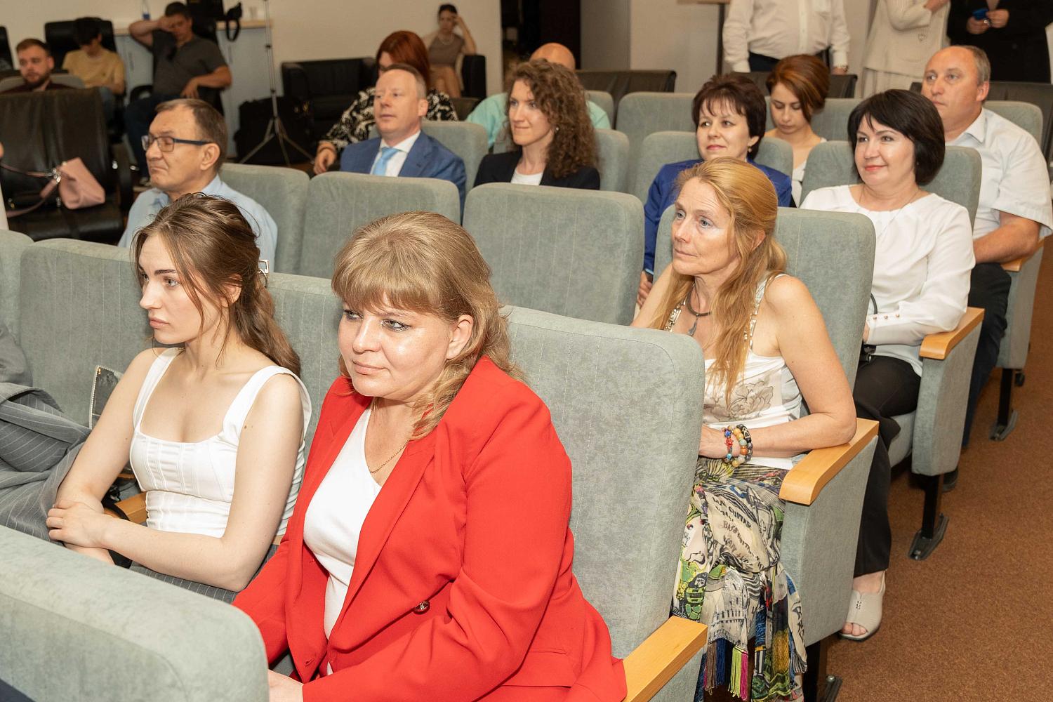 Лауреаты и победители московского этапа Национальной премии «Золотой Меркурий» получили награды