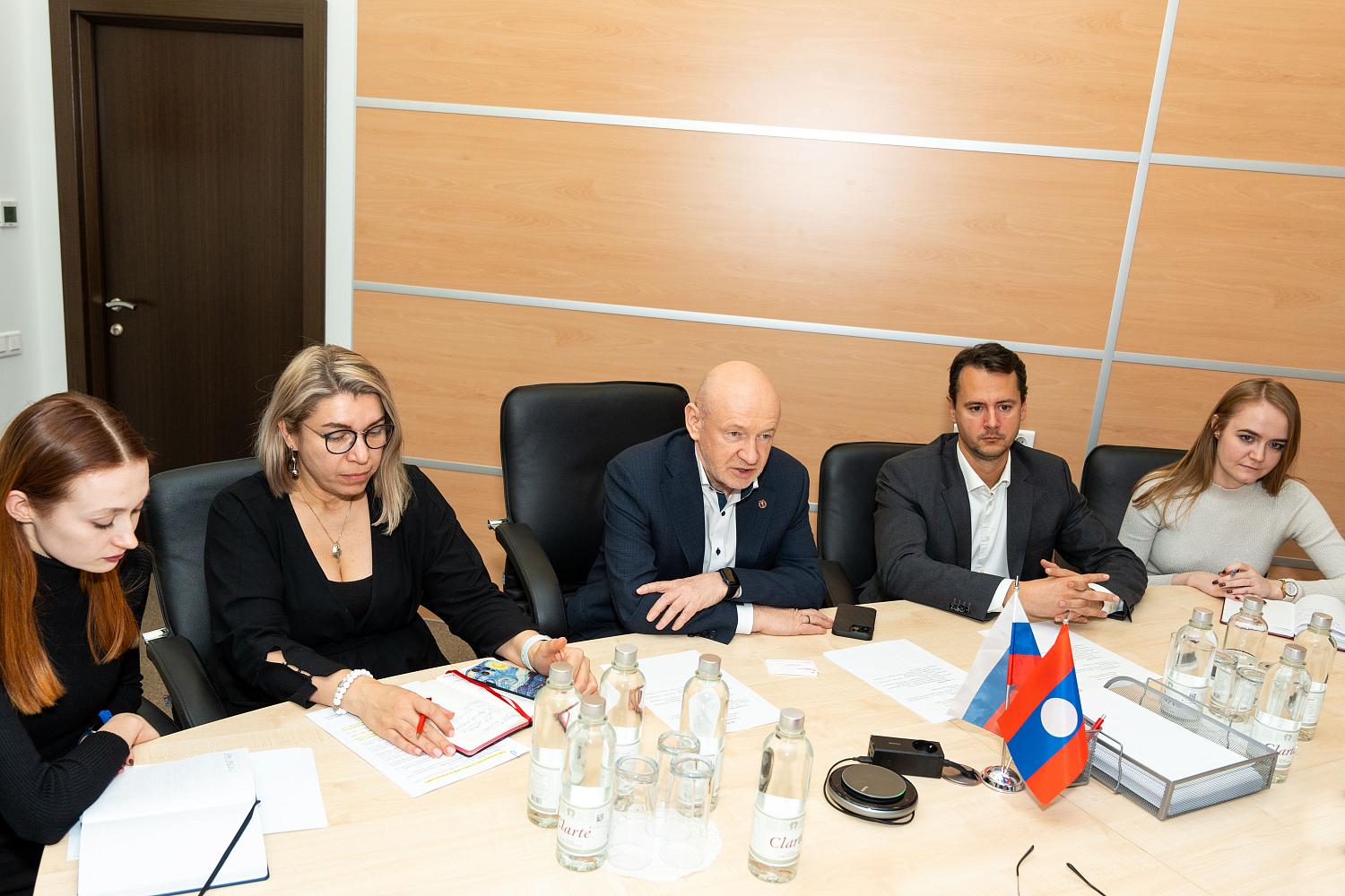 У предпринимателей Москвы и Лаоса есть взаимный деловой интерес