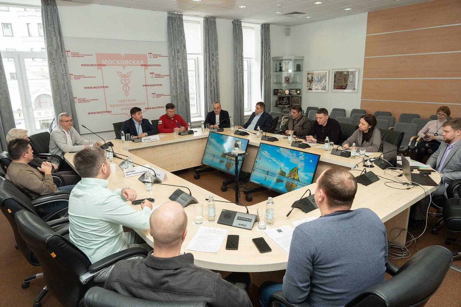 Обсуждены проблемы таксомоторной отрасли в регионе