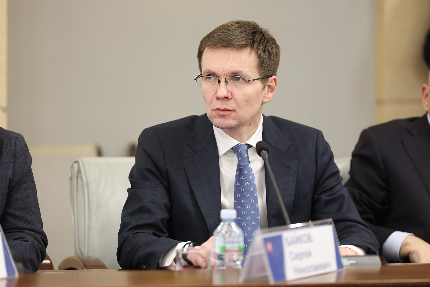 Владимир Платонов на площадке Мосгордумы предложил консолидировать позицию бизнеса по корректировке требований СанПиН