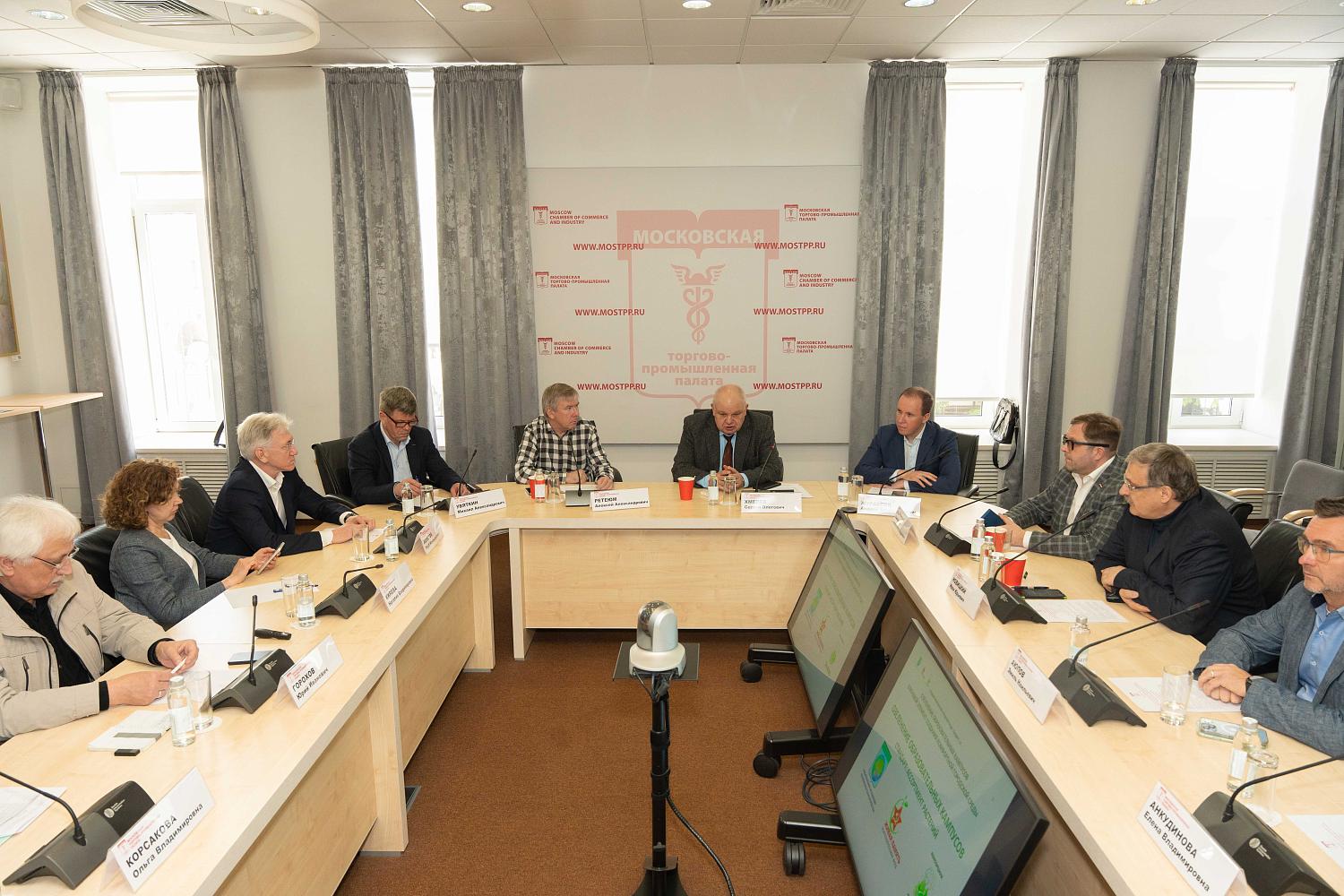 Эксперты обсудили проблемы благоустройства и озеленения столицы