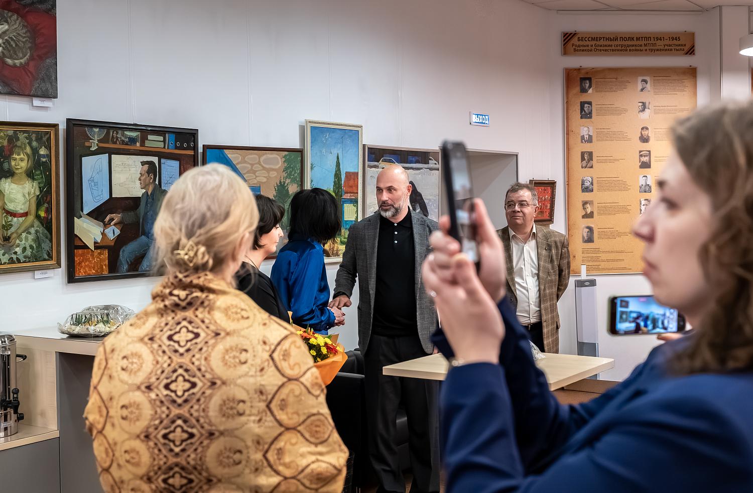 Светлые и тёплые работы художников представлены в залах МТПП