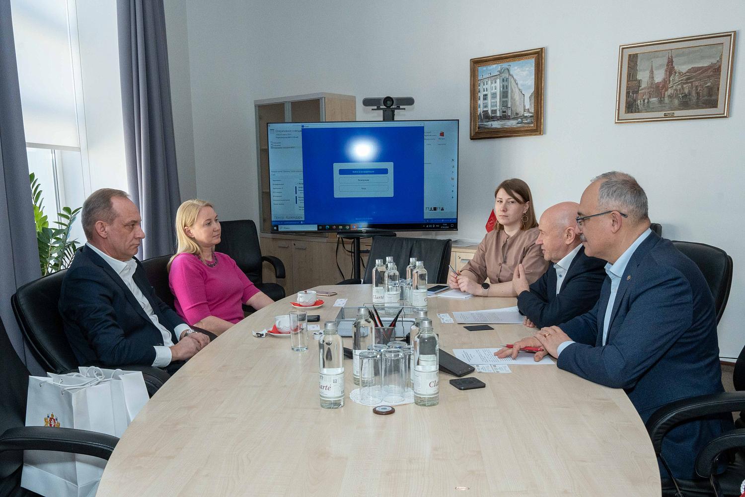 МТПП расширяет контакты со Свердловской областью