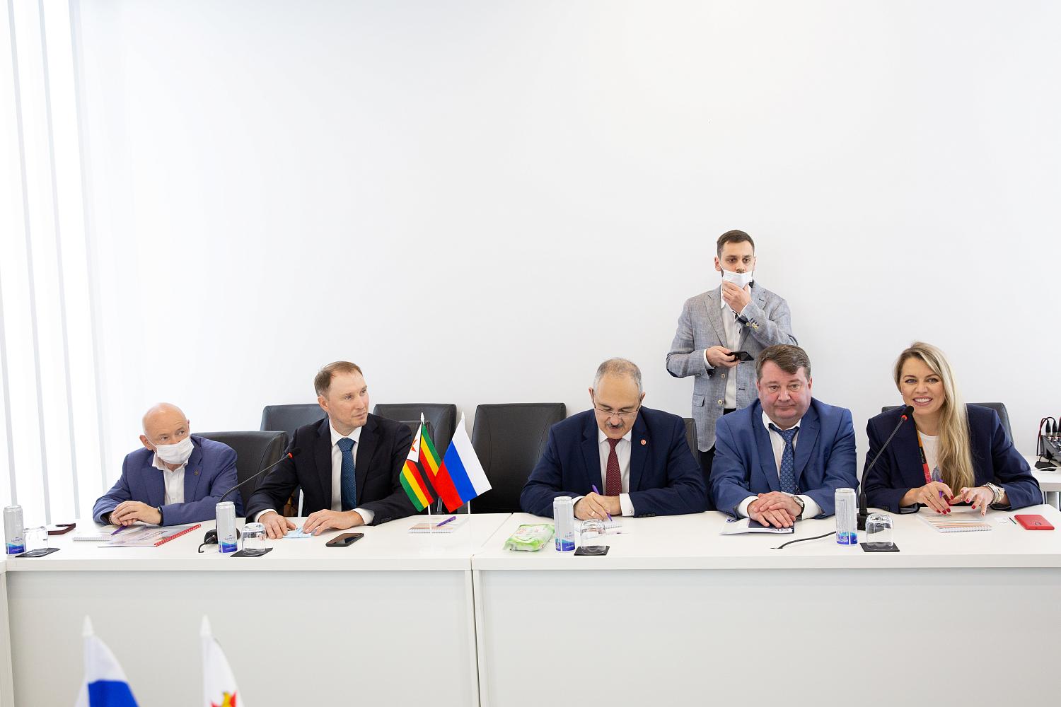 Делегация МТПП продолжает работу на XII Всемирном Конгрессе ТПП в Дубае