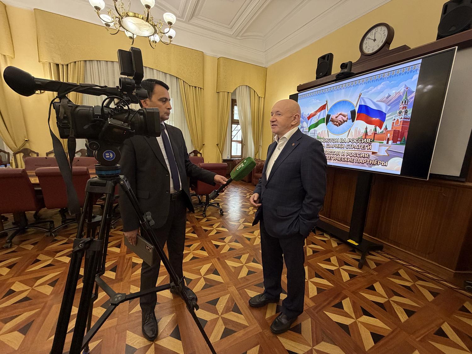 На встрече с делегацией Согдийской области Таджикистана Владимир Платонов представил два флагманских проекта МТПП