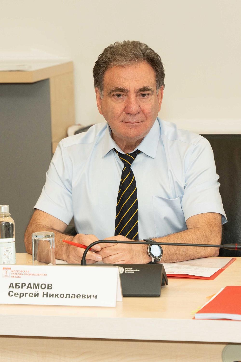 В МТПП появились еще один «медицинский» комитет и семь новых «страновых» комиссий