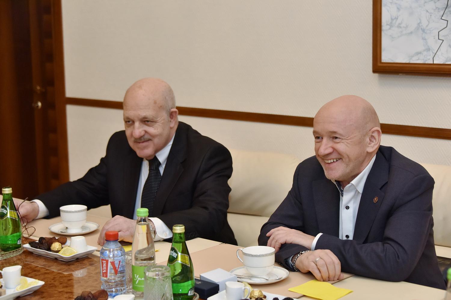 В ходе визита в Татарстан Владимир Платонов принял участие в стратегической сессии и провел ряд важных встреч 