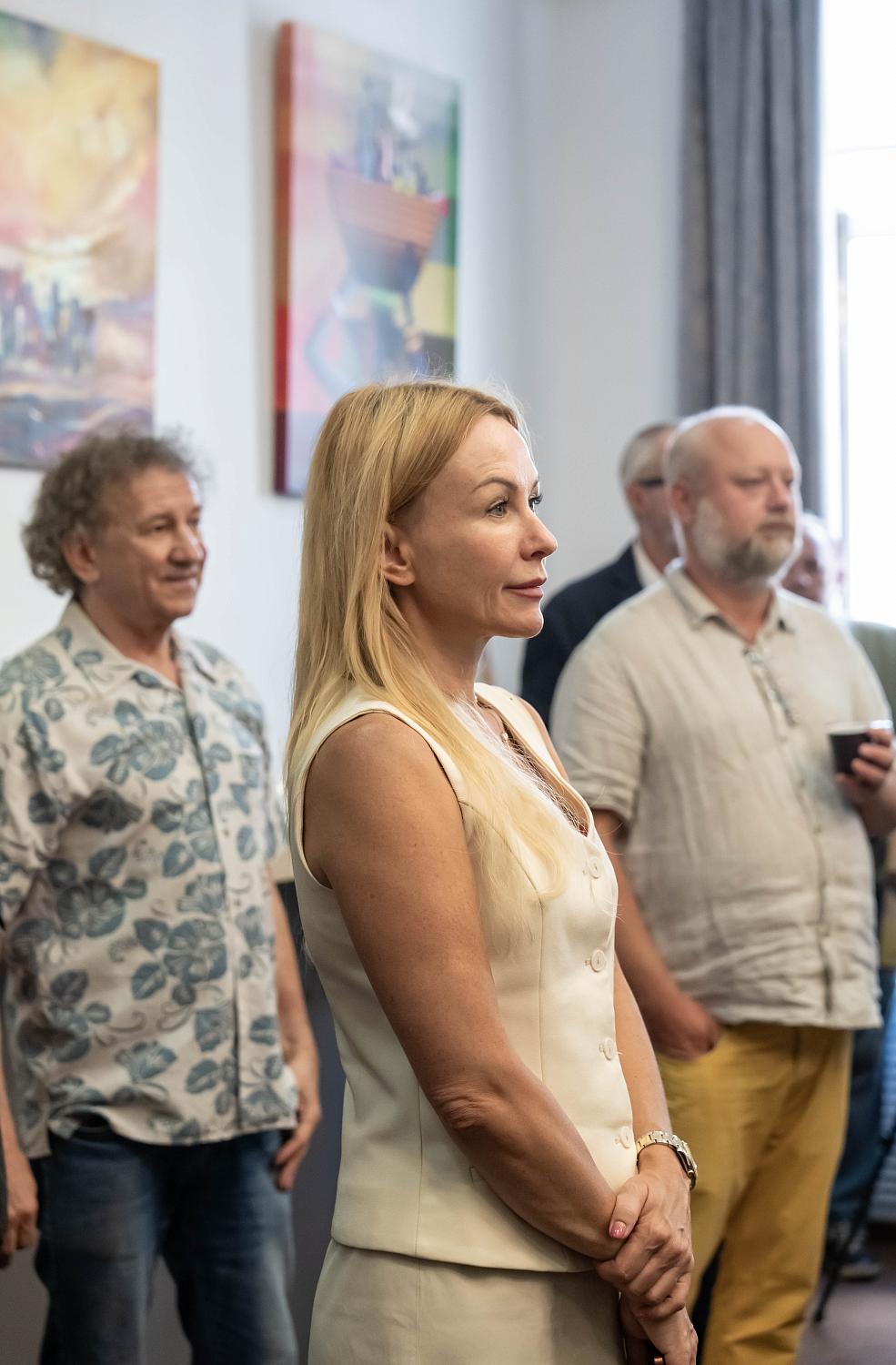 От Уганды до России – художественный мост через континенты